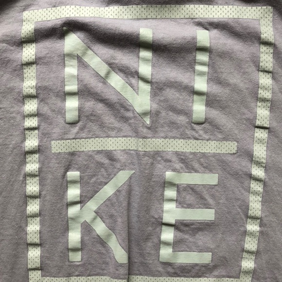 Nike box logo t shirt size large - Picture 3 of 3